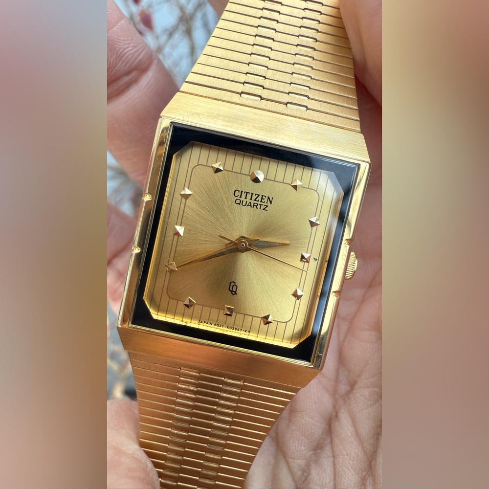Vintage 1981 Citizen Quartz Tank 6031-K03647
24mm Unisex Watch [Yellow Plated]